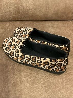 Cabernet Leopard Slippers - M